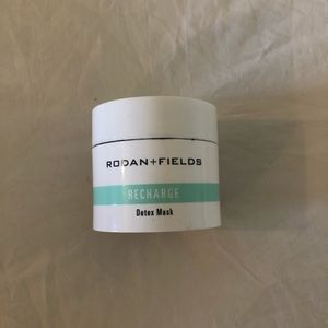 RODAN AND FIELDS DETOX RECHARGE MASK